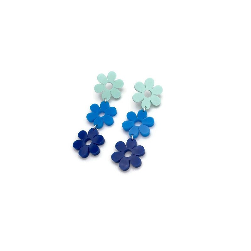 Retro Stacked Blue Daisy Dangles