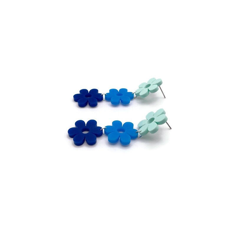 Retro Stacked Blue Daisy Dangles