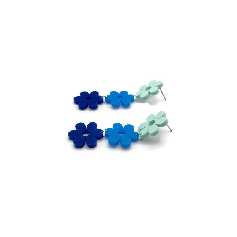 Retro Stacked Blue Daisy Dangles