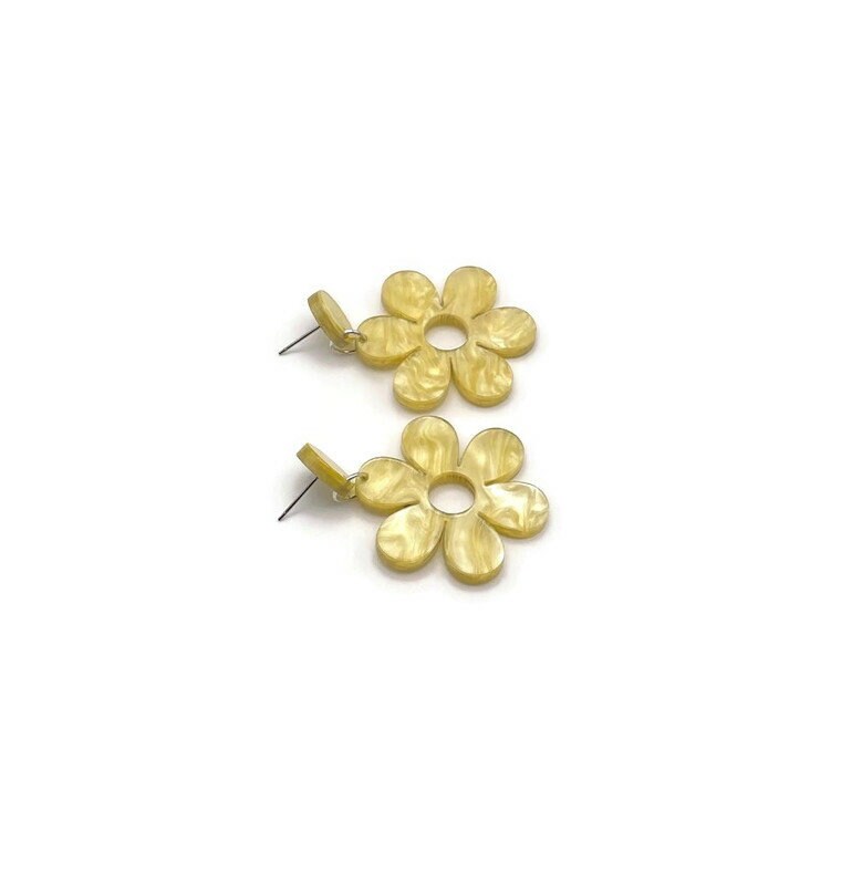 Yellow Pearl Mod Daisy Dangles