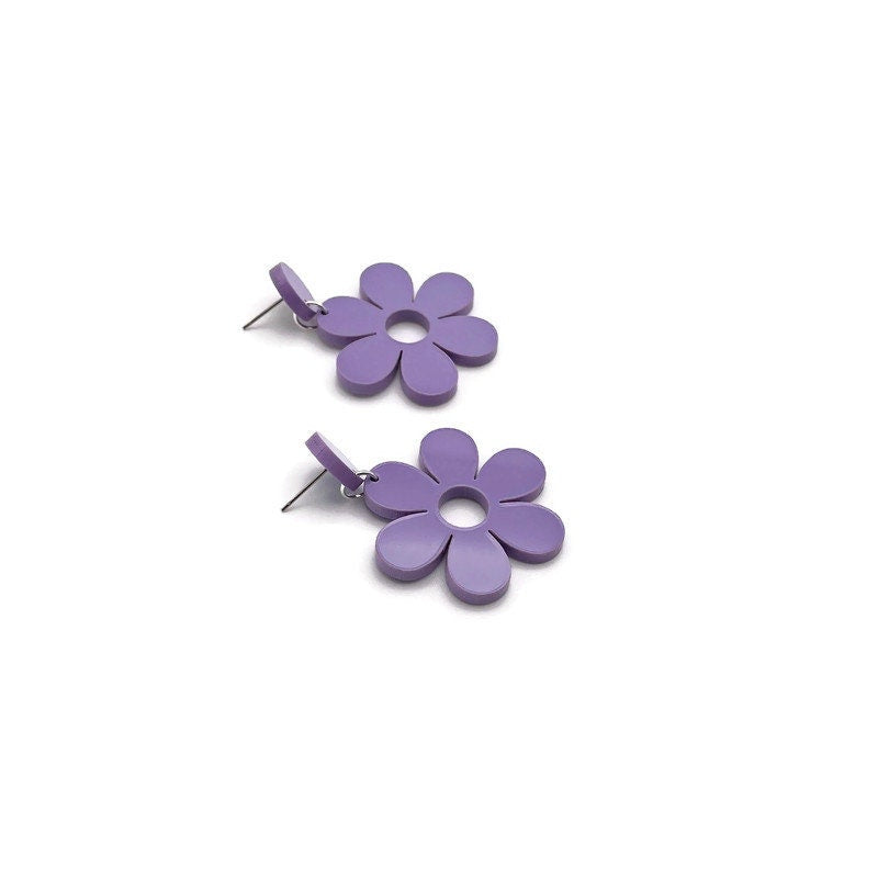 Retro Purple Daisy Dangle Earrings