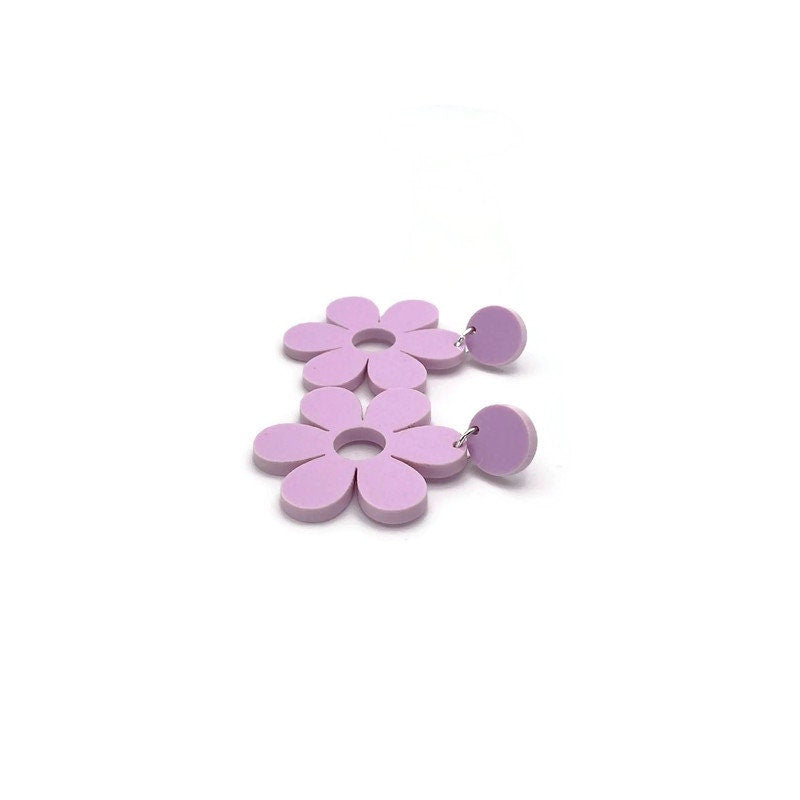 Lilac Mod Daisy Dangles