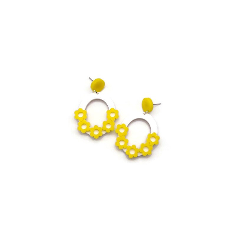 Retro Yellow and White Floral Oval Hoop Dangles