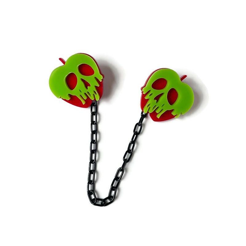 Poison Apple Sweater Clip