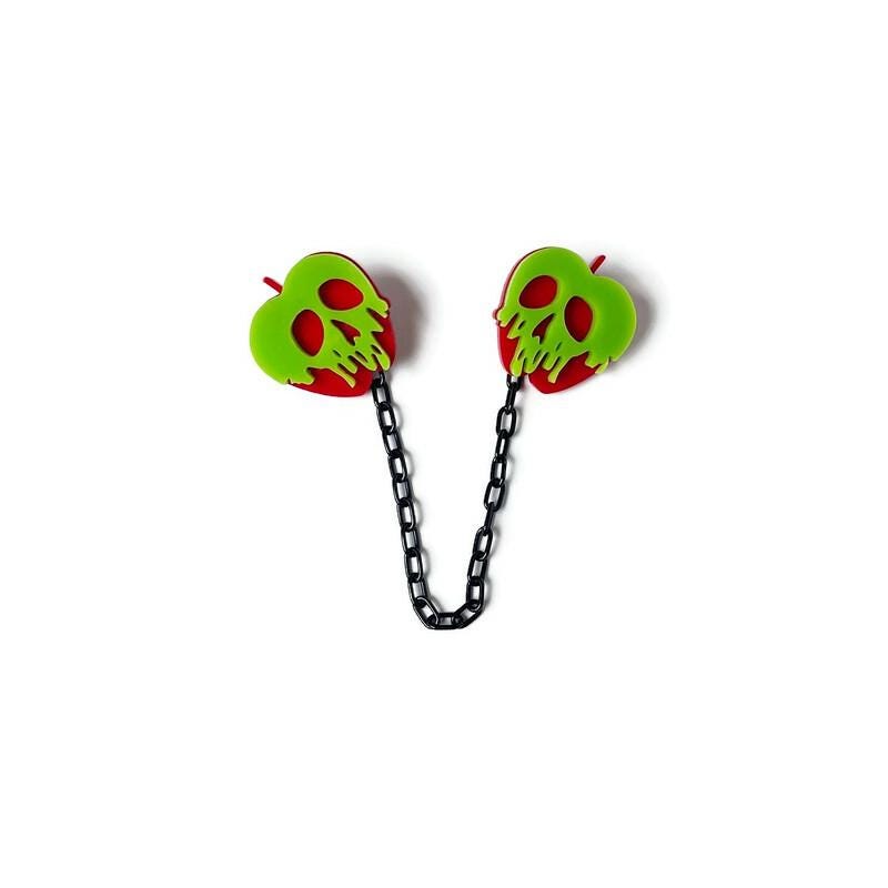 Poison Apple Sweater Clip