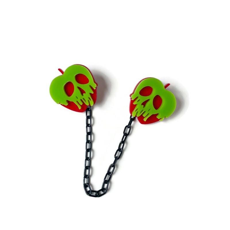 Poison Apple Sweater Clip